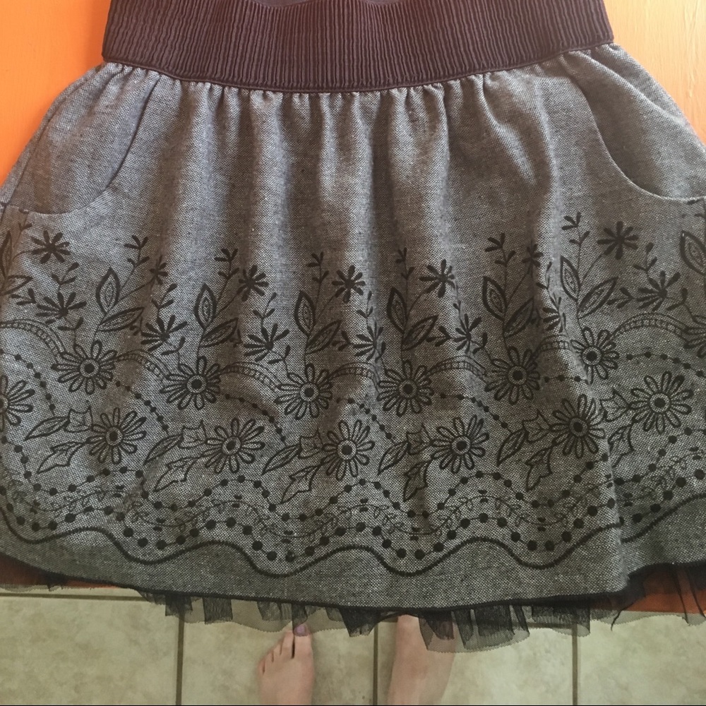 Skirt with pockets. Super comfy.